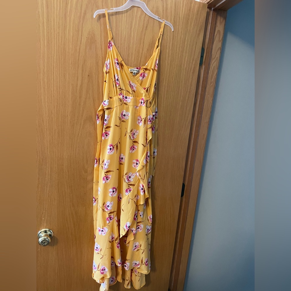 Yellow Floral size Medium Dress
